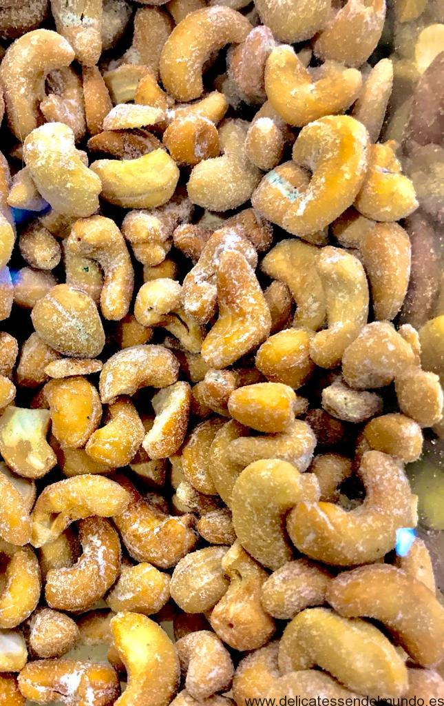 Anacardos crema agria e cebolla.